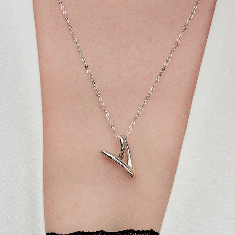 PANDORA HEART NECKLACE WITH SINUOUS LINE