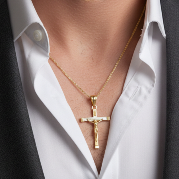 Ciondolo crocifisso bicolore in oro giallo e bianco 18KT (750) – Made in Italy