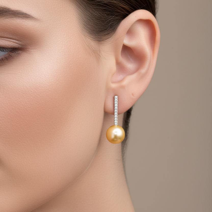 Orecchini pendenti con perla gold e zirconi in oro bianco 18KT (750) – Made in Italy