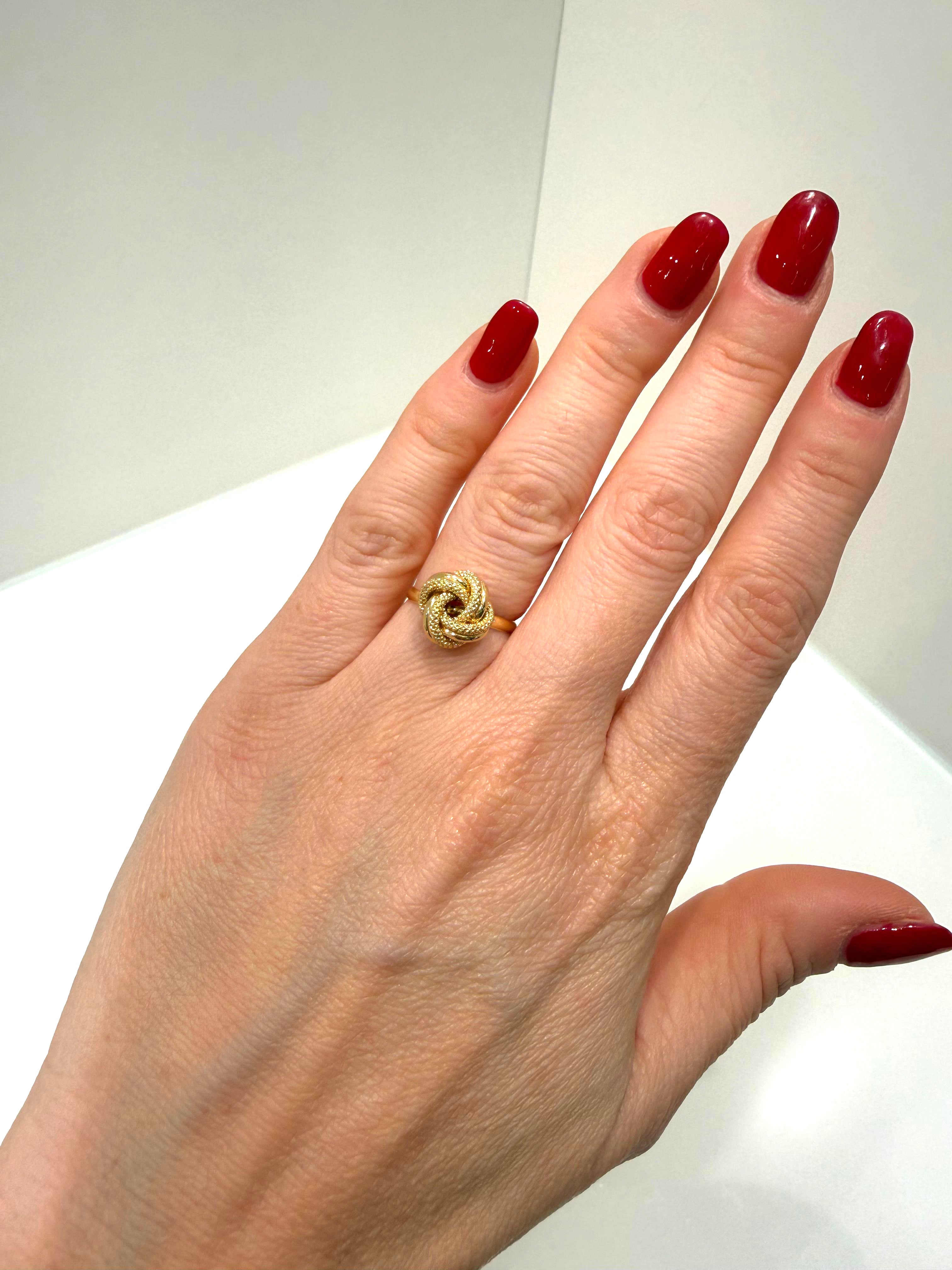 Anello nodo intrecciato in oro giallo 18KT (750) – Made in Italy
