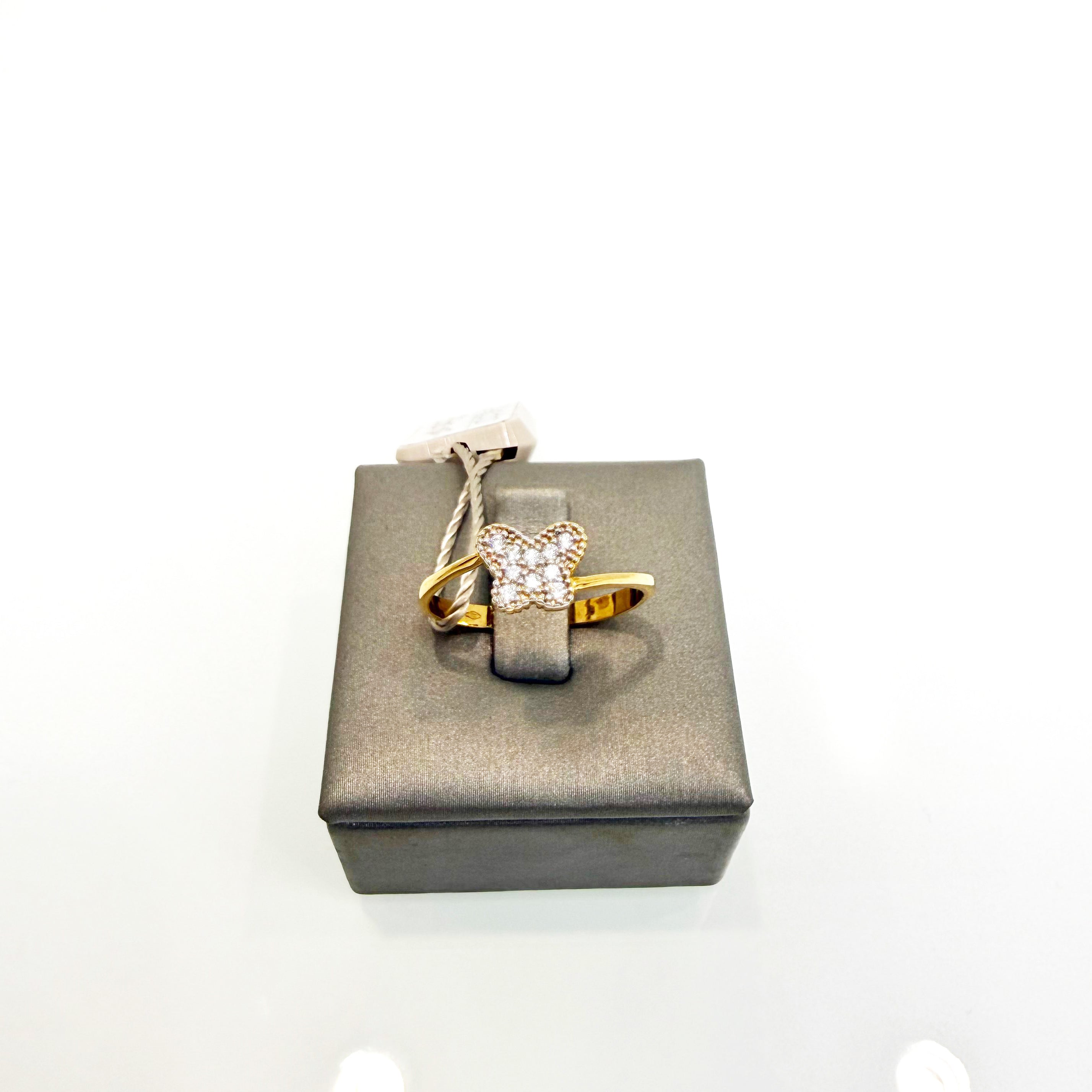 Anello farfalla pavé in oro giallo 18KT (750) con zirconi bianchi – Made in Italy