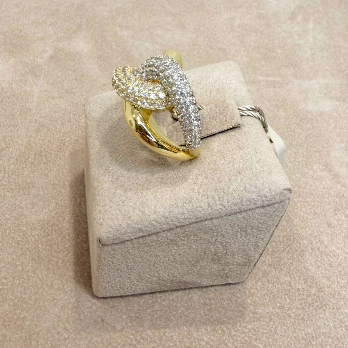 ANELLO INTRECCIATO IN ORO GIALLO E BIANCO 18 KT (750)
