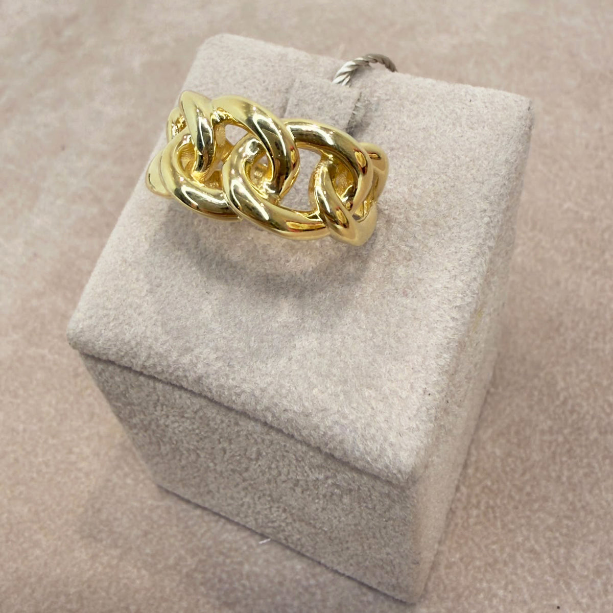 ANELLO A CATENA INTRECCIATA IN ORO GIALLO 18 KT (750)