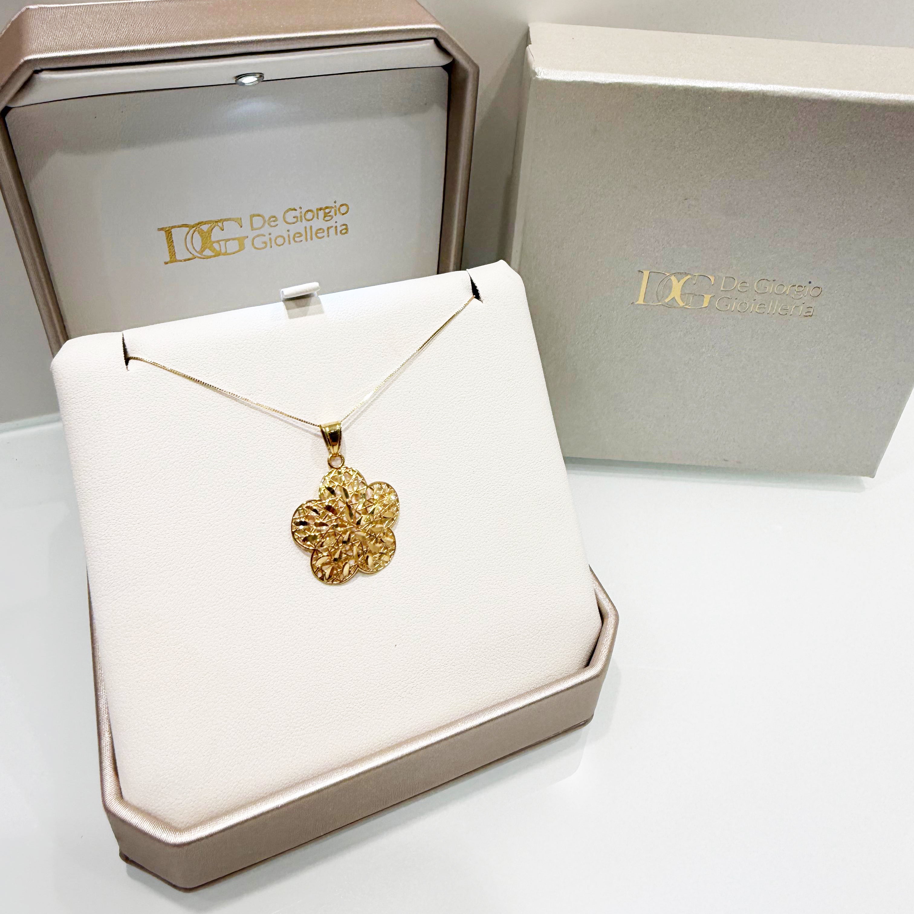 Collana con pendente fiore traforato a 5 petali in oro giallo 18KT (750) – Made in Italy