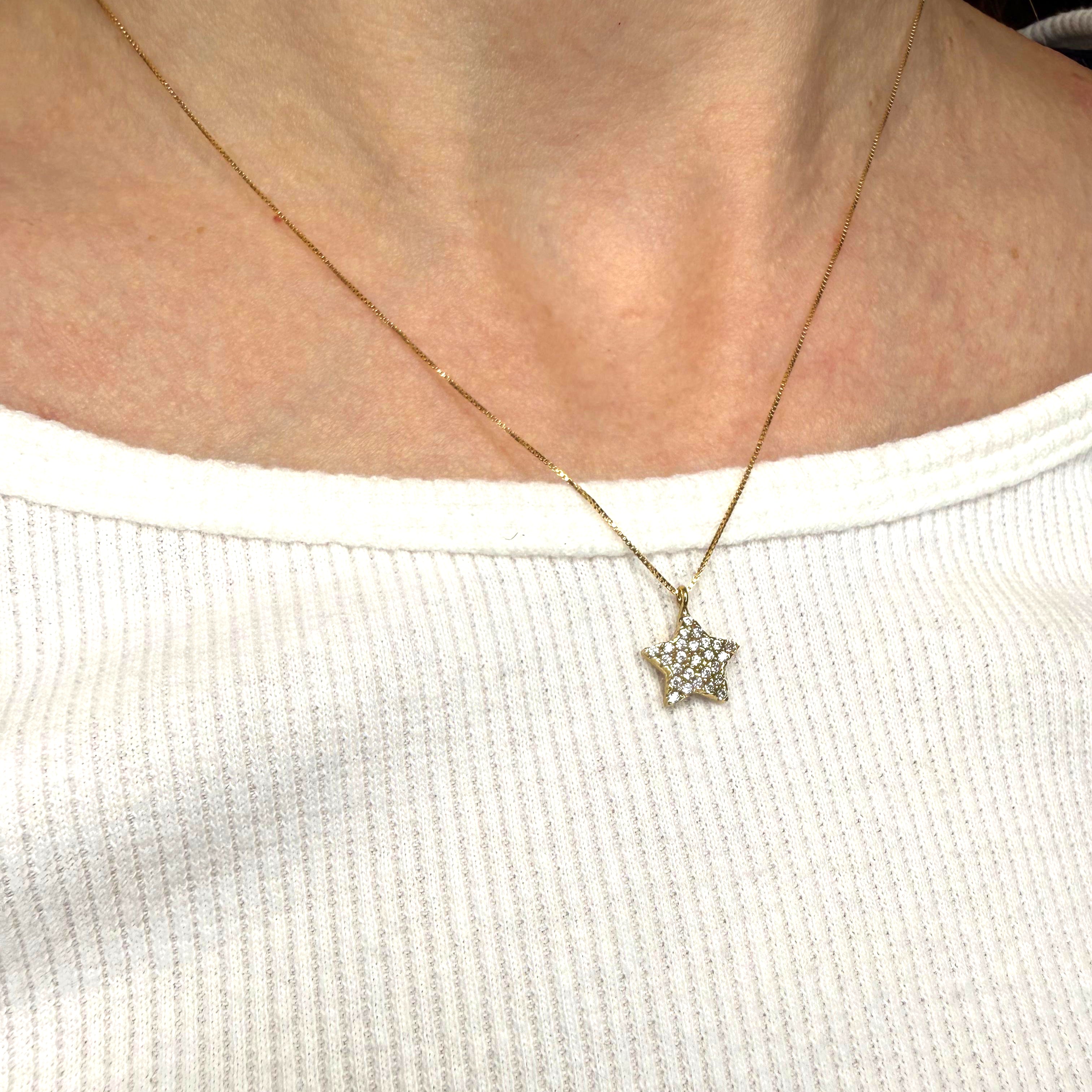 Collana con stella pavé in oro giallo 18KT (750) con zirconi bianchi – Made in Italy