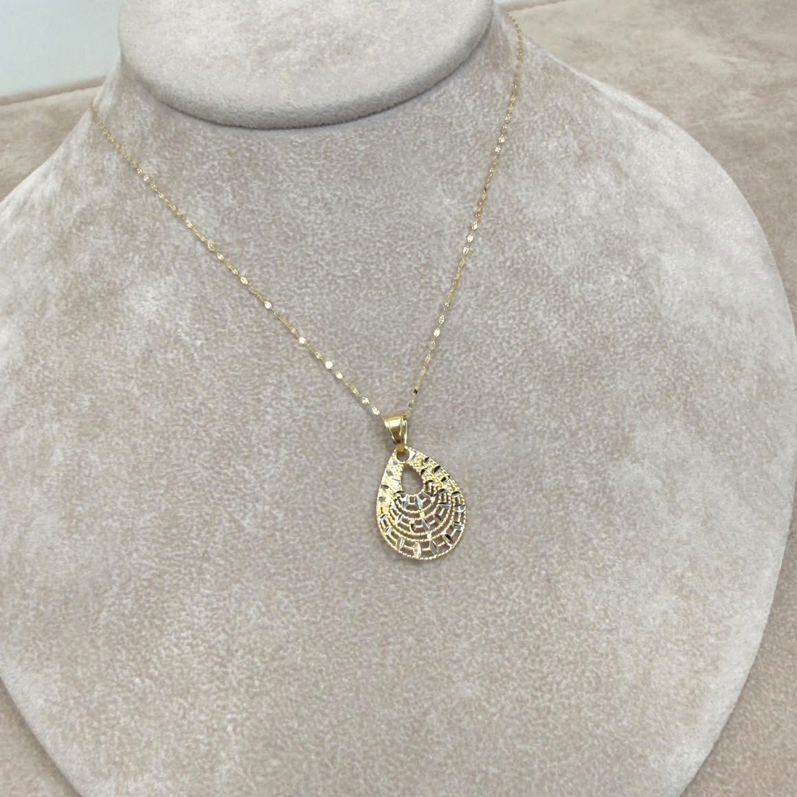 COLLANA CON PENDENTE GOCCIA BICOLORE IN ORO GIALLO E BIANCO 18 KT (750)