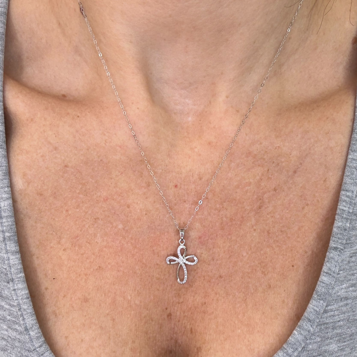 COLLANA CON CROCE IN ORO BIANCO 18 KT (750) E ZIRCONI