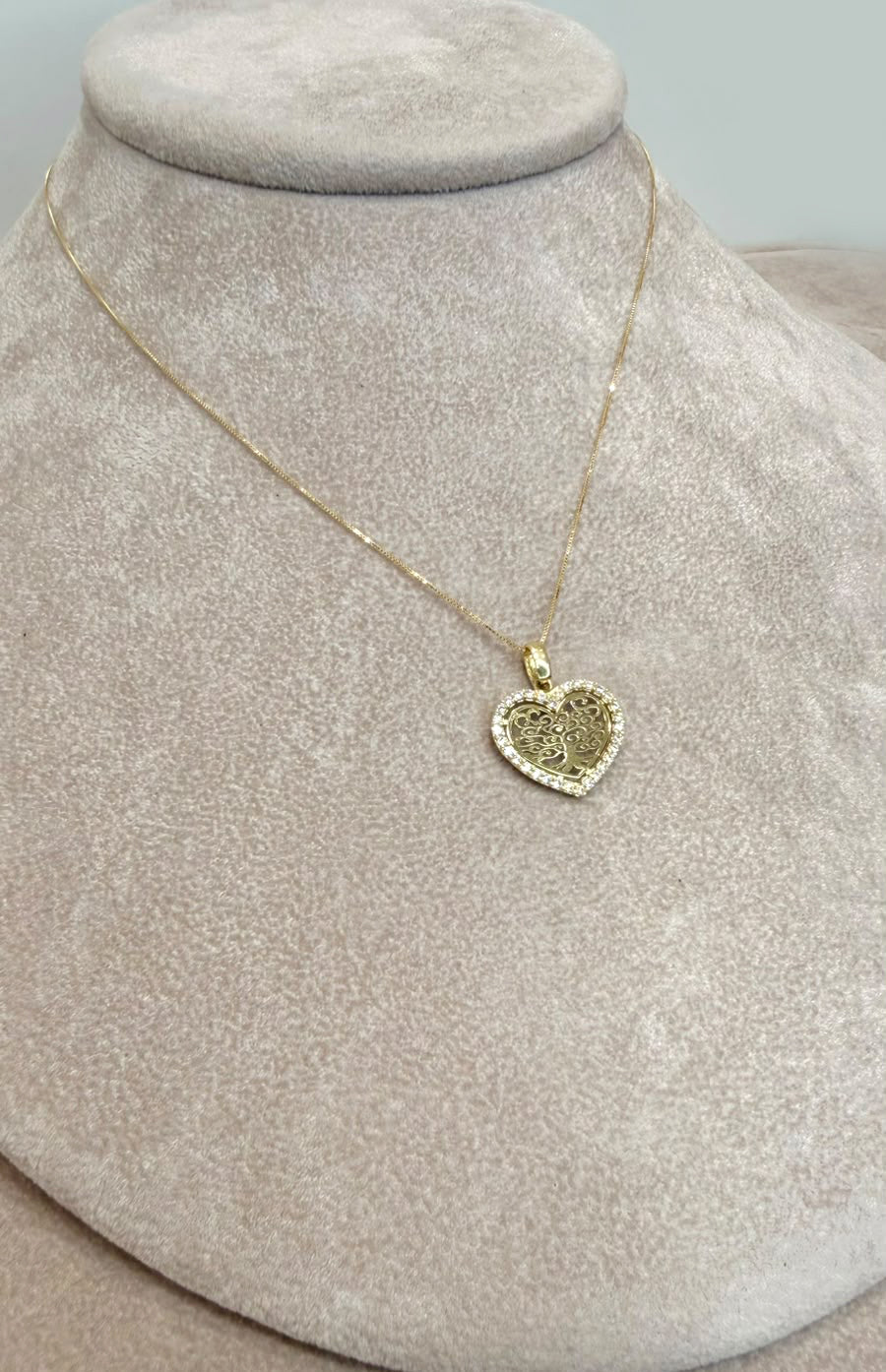 COLLANA CON PENDENTE CUORE ALBERO DELLA VITA E ZIRCONI IN ORO GIALLO 18 KT