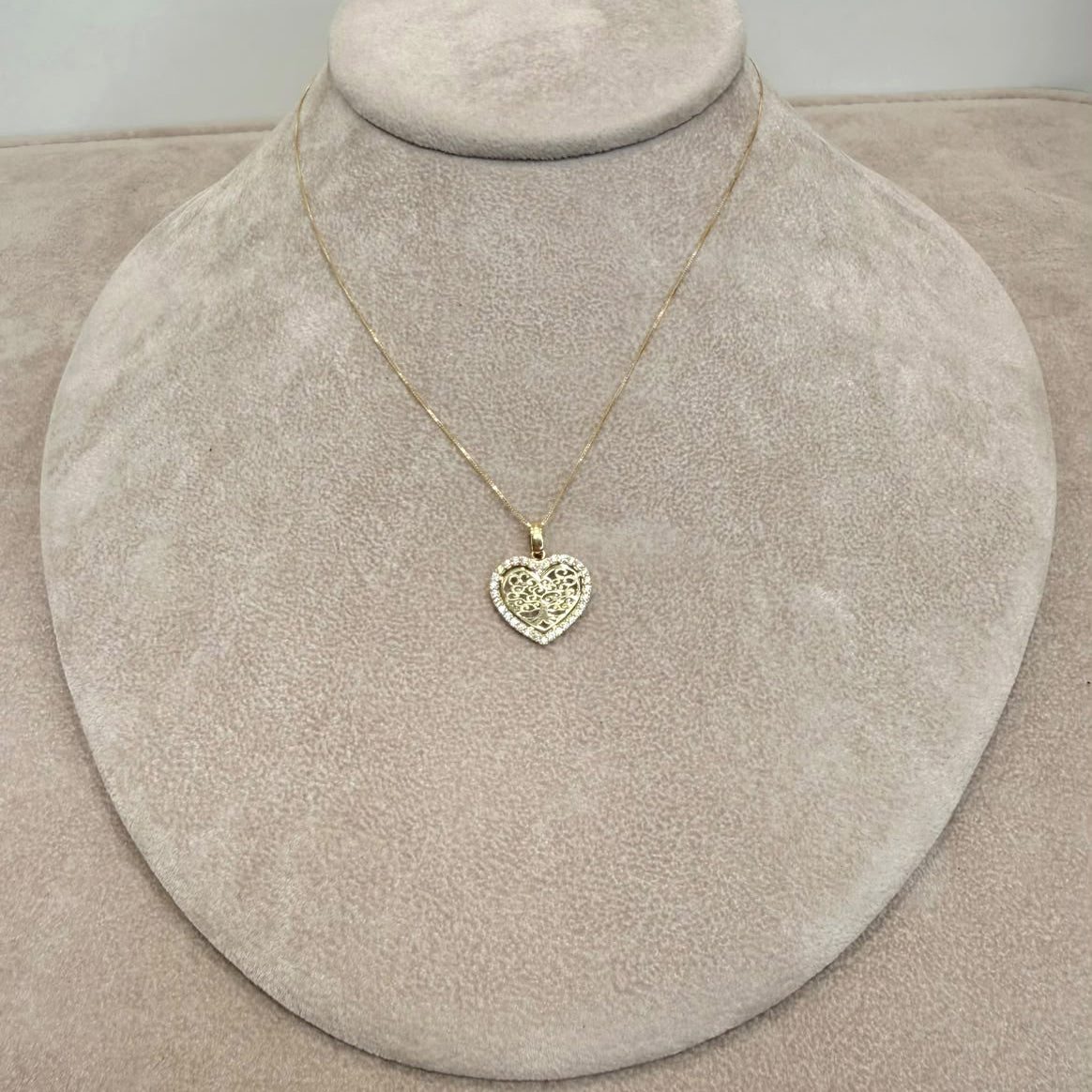COLLANA CON PENDENTE CUORE ALBERO DELLA VITA E ZIRCONI IN ORO GIALLO 18 KT