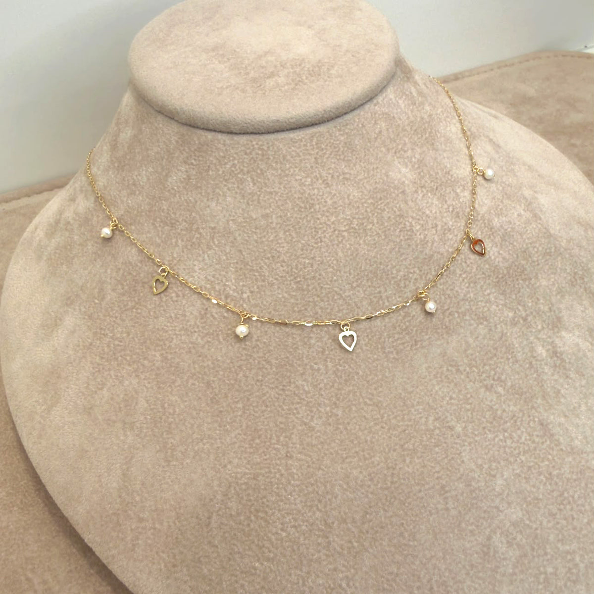 COLLANA CON CUORI E PERLE IN ORO GIALLO 18 KT (750)
