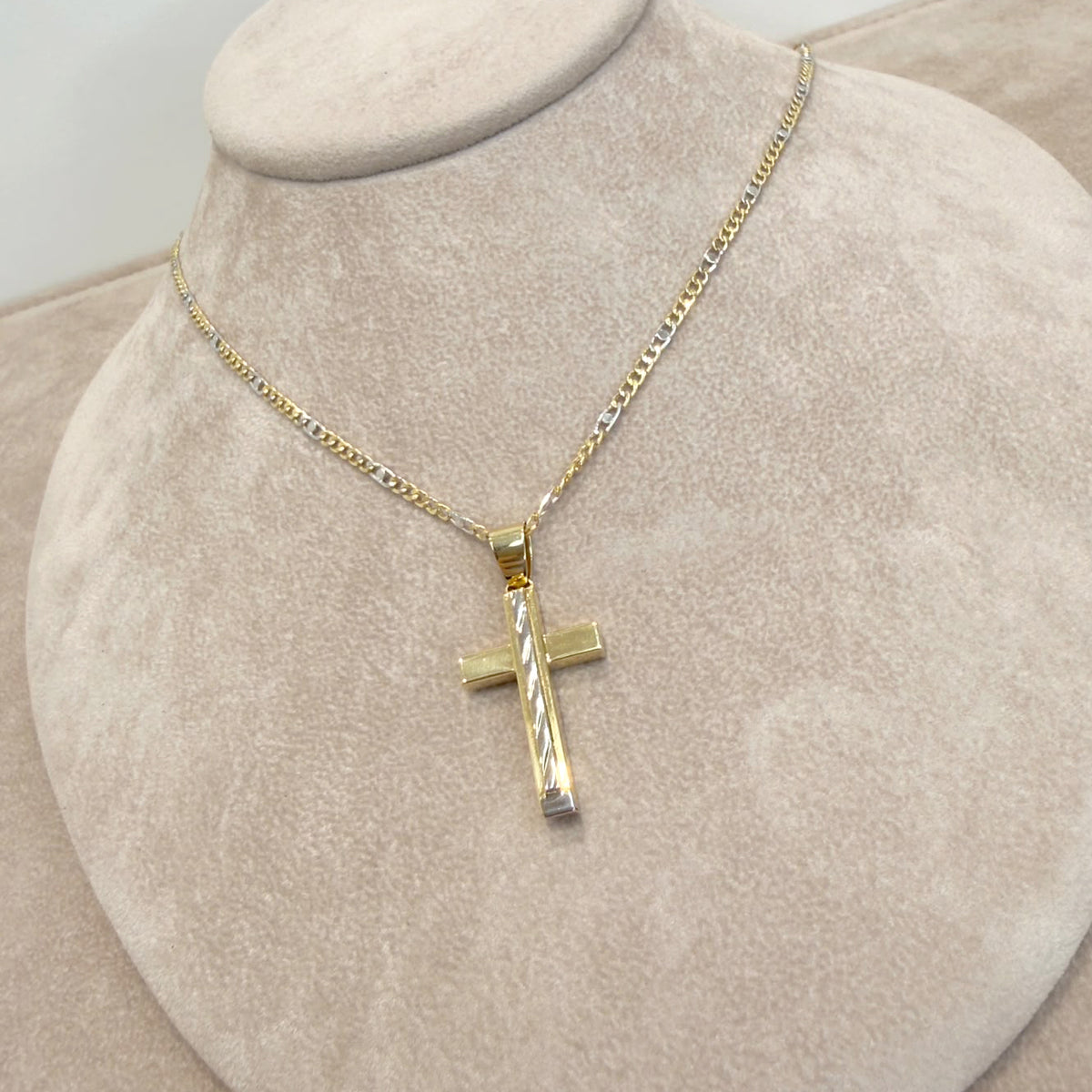 COLLANA CON CROCE BICOLORE IN ORO GIALLO E BIANCO 18 KT (750)
