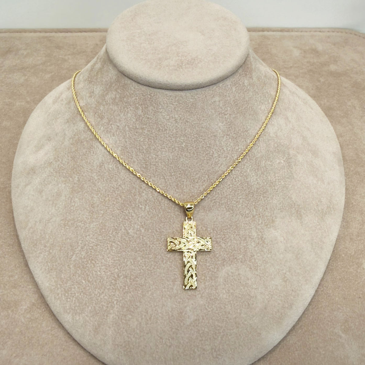COLLANA CON CROCE INTRECCIATA IN ORO GIALLO 18 KT (750)