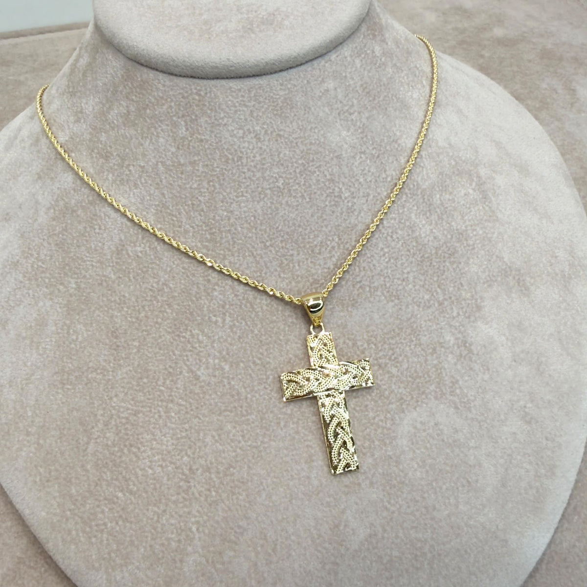 COLLANA CON CROCE INTRECCIATA IN ORO GIALLO 18 KT (750)
