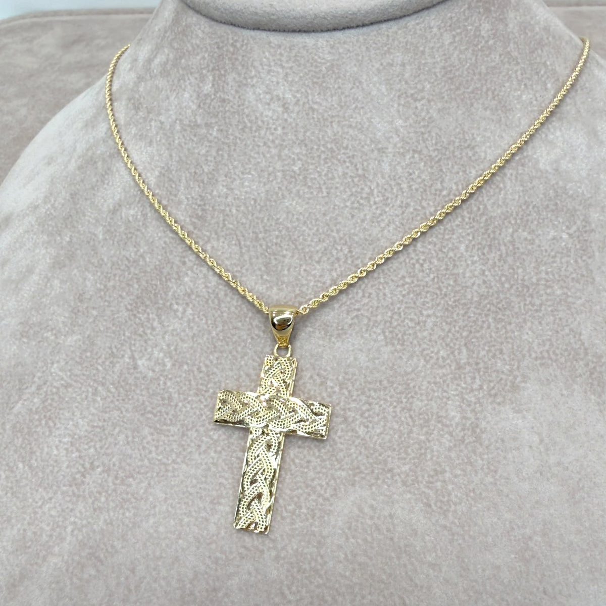 COLLANA CON CROCE INTRECCIATA IN ORO GIALLO 18 KT (750)