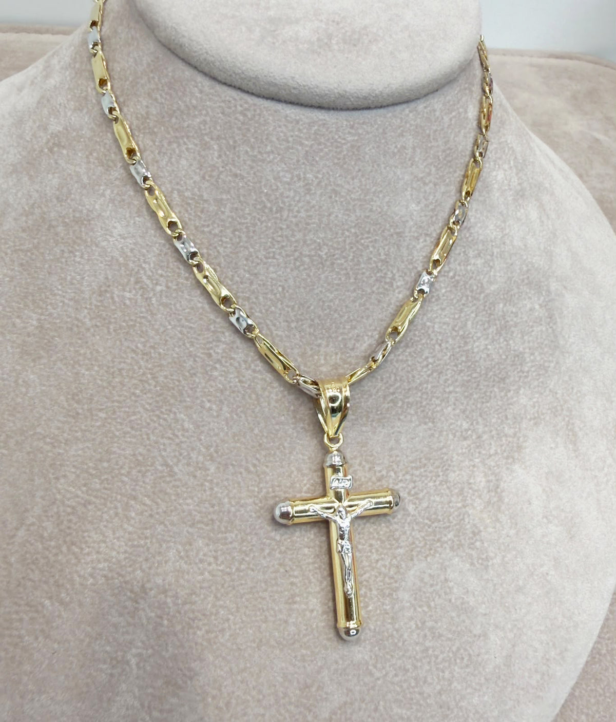 COLLANA UOMO CON CROCIFISSO BICOLORE IN ORO 18 KT (750)