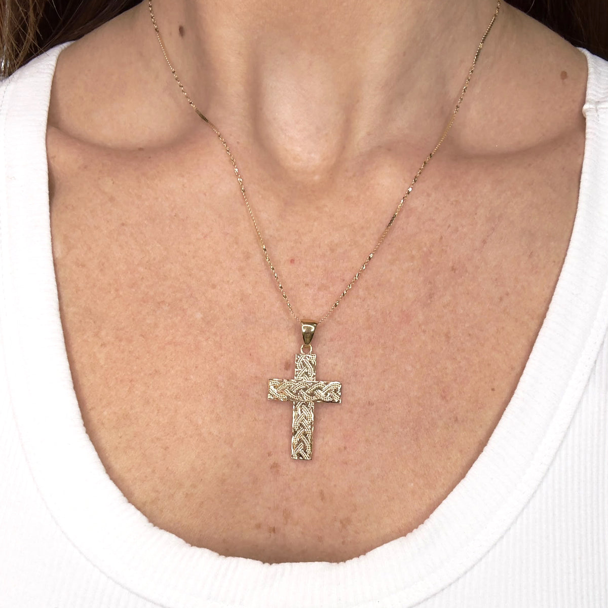 COLLANA IN ORO GIALLO 18 KT (750) CON CROCE LAVORATA