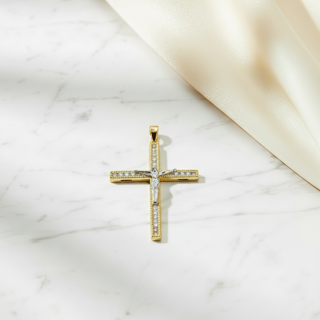 Ciondolo croce con Cristo e zirconi in oro giallo e bianco 18KT (750) – Made in Italy