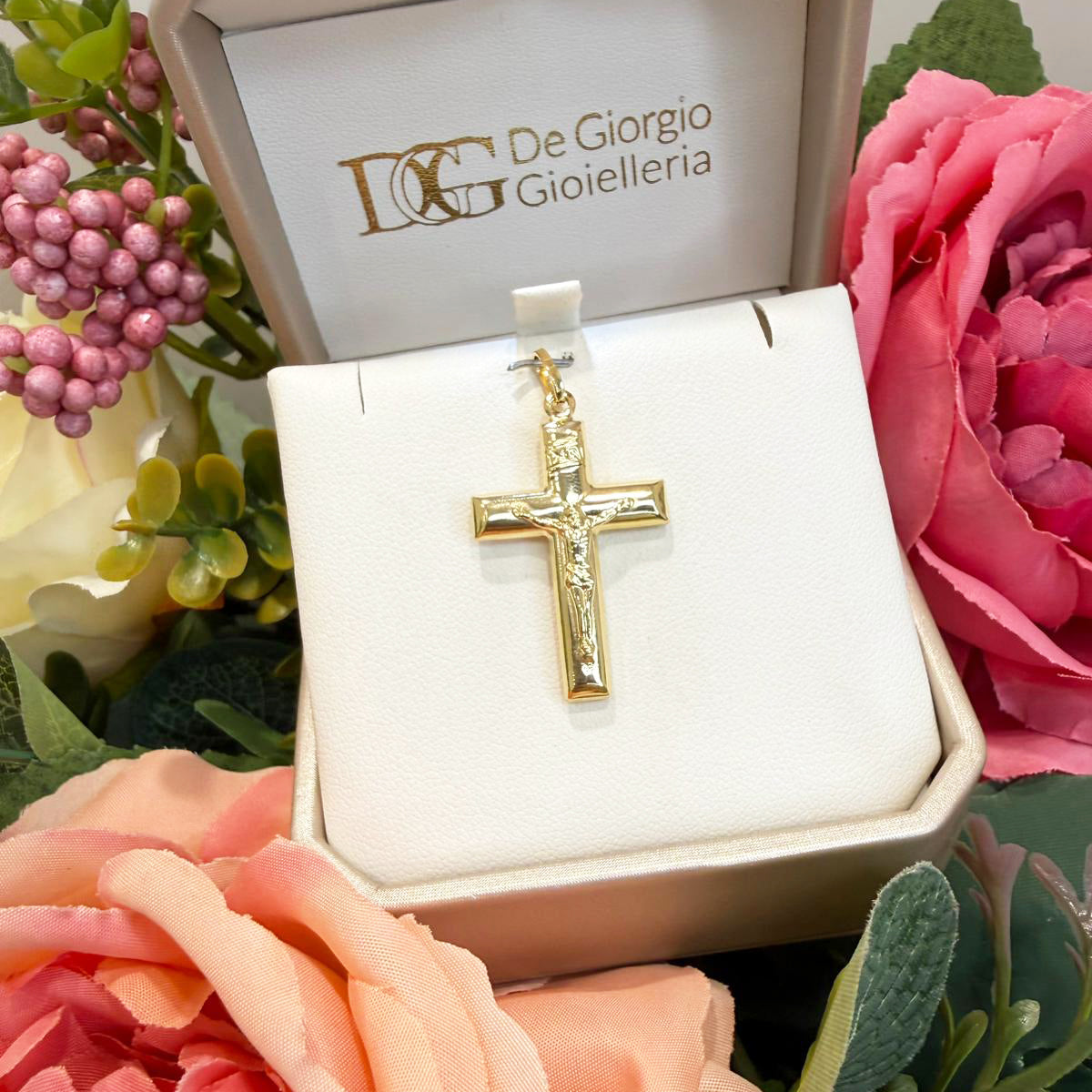 Ciondolo croce con Cristo da uomo in oro giallo 18 Kt (750)
