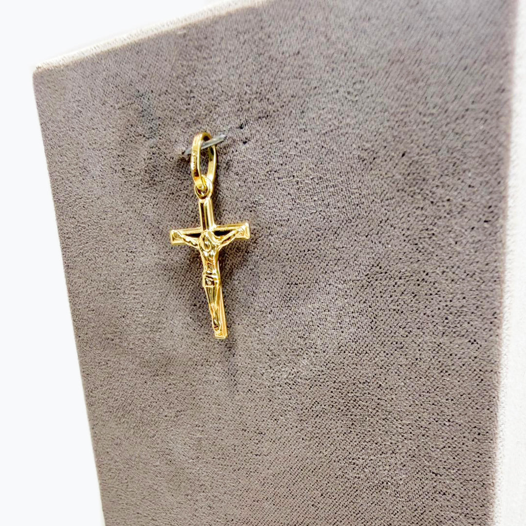 Ciondolo croce con Cristo da uomo in oro giallo 18 Kt (750)