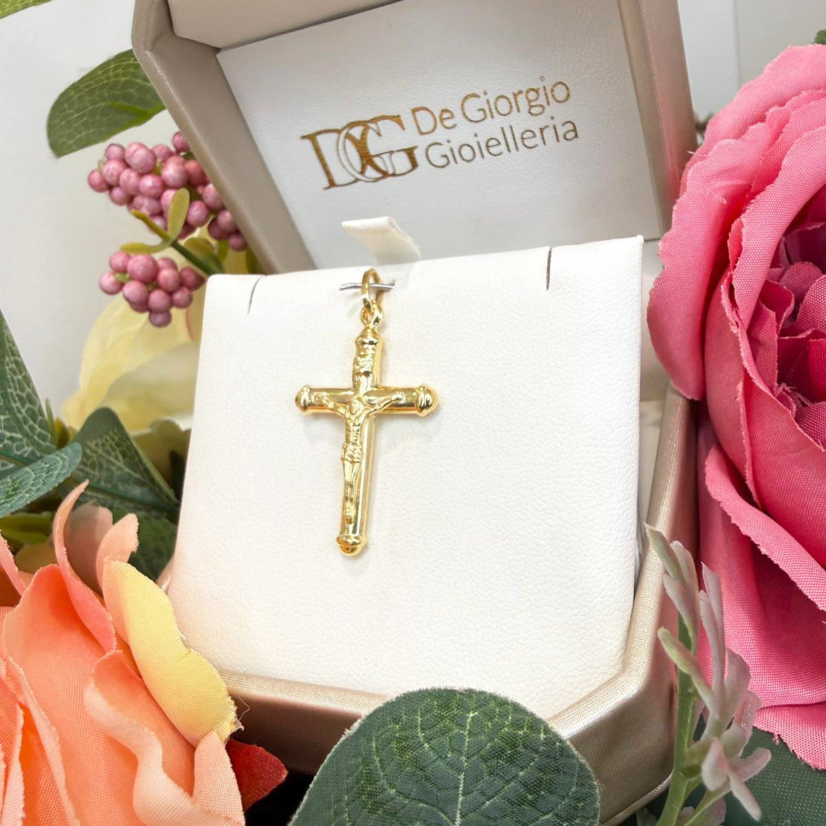 Ciondolo croce con Cristo da uomo in oro giallo 18 Kt (750)