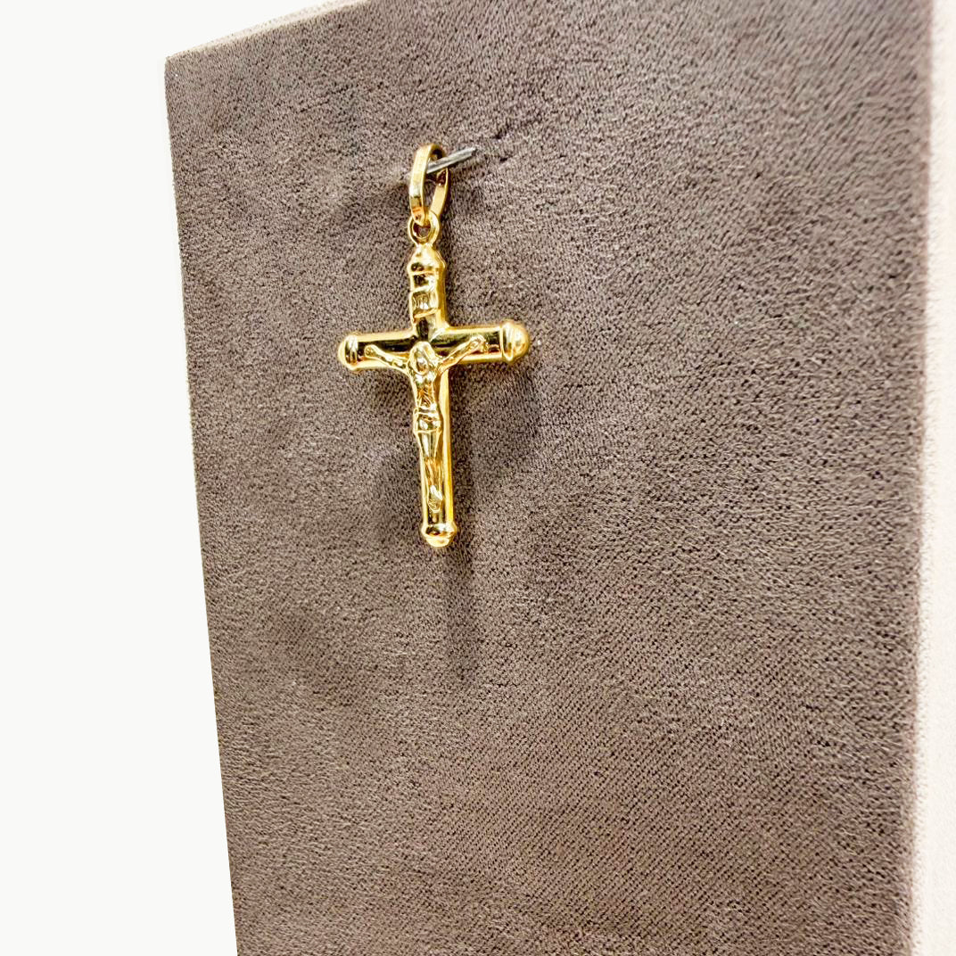 Ciondolo croce con Cristo da uomo in oro giallo 18 Kt (750)