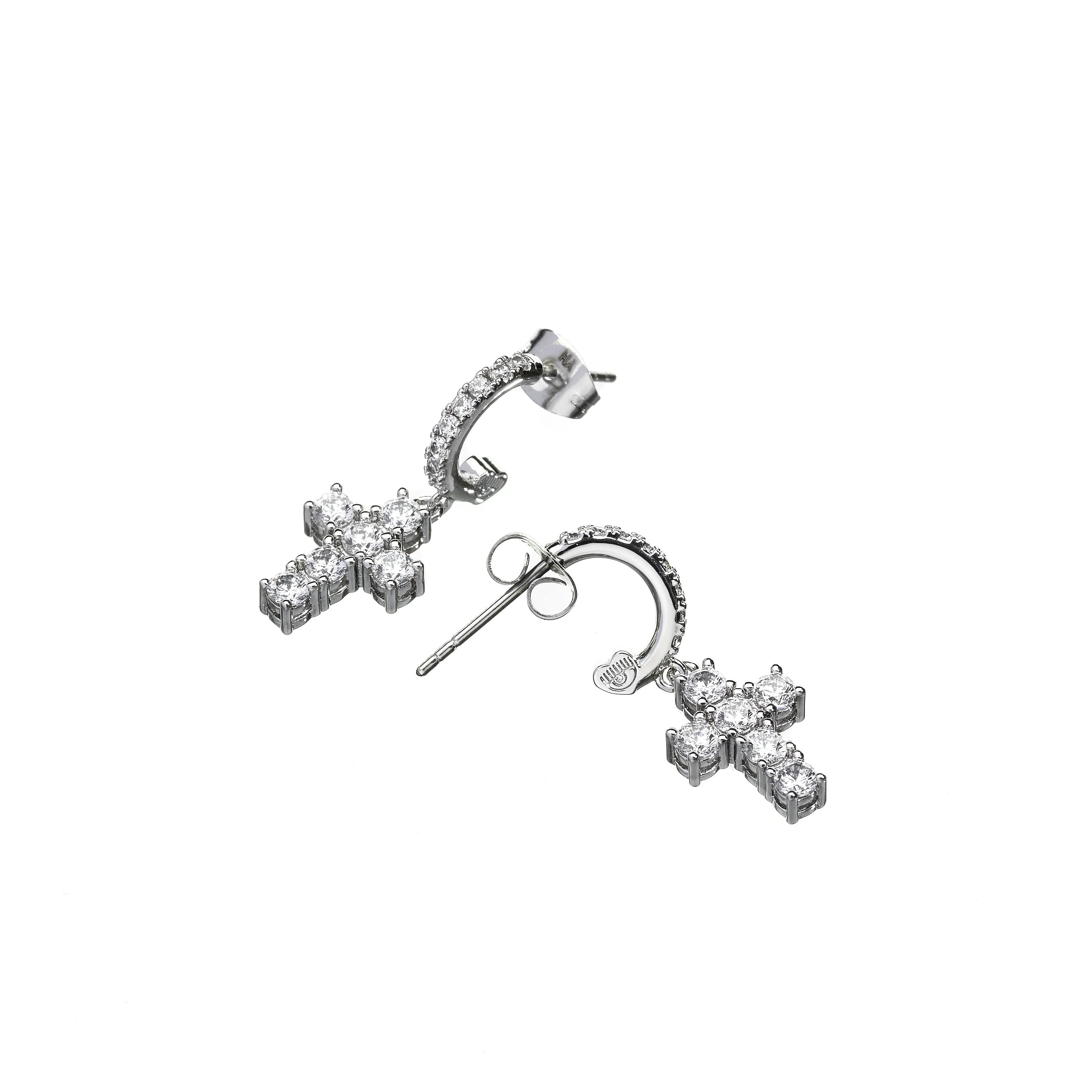 CHIARA FERRAGNI ORECCHINI CROCE CON ZIRCONI BIANCHI