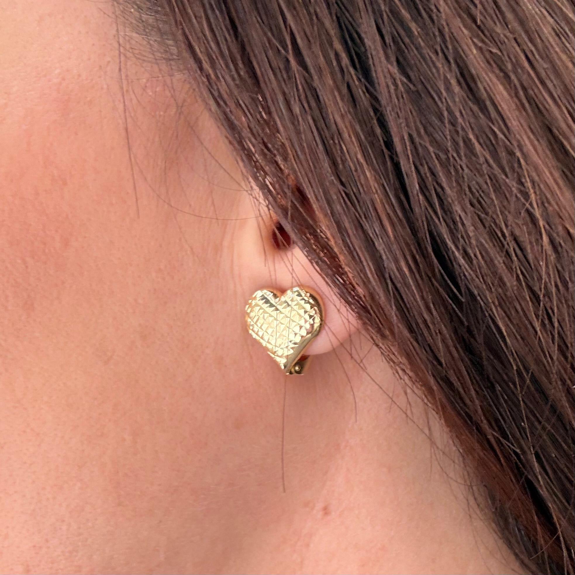 Orecchini a cuore lavorazione diamantata in oro giallo 18KT (750) – Made in Italy