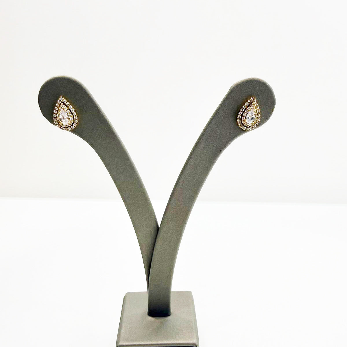 Orecchini a goccia con zirconi in oro giallo 18KT (750) – Made in Italy