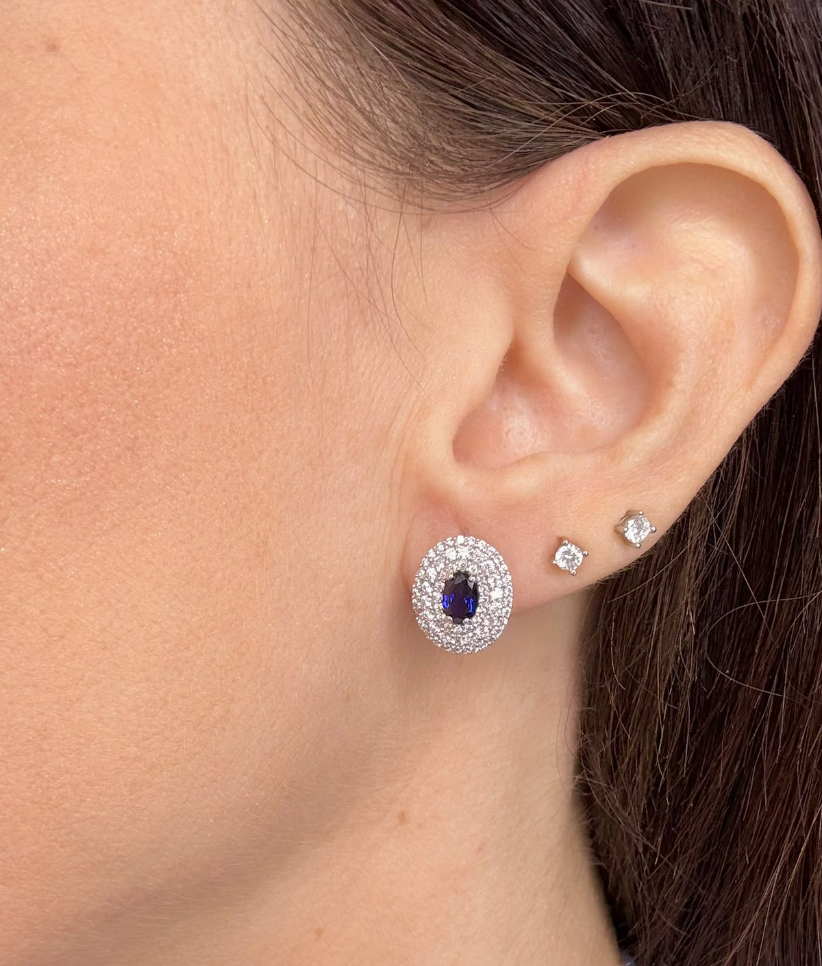 ORECCHINI IN ORO BIANCO 18 KT (750) CON PIETRA BLU E ZIRCONI