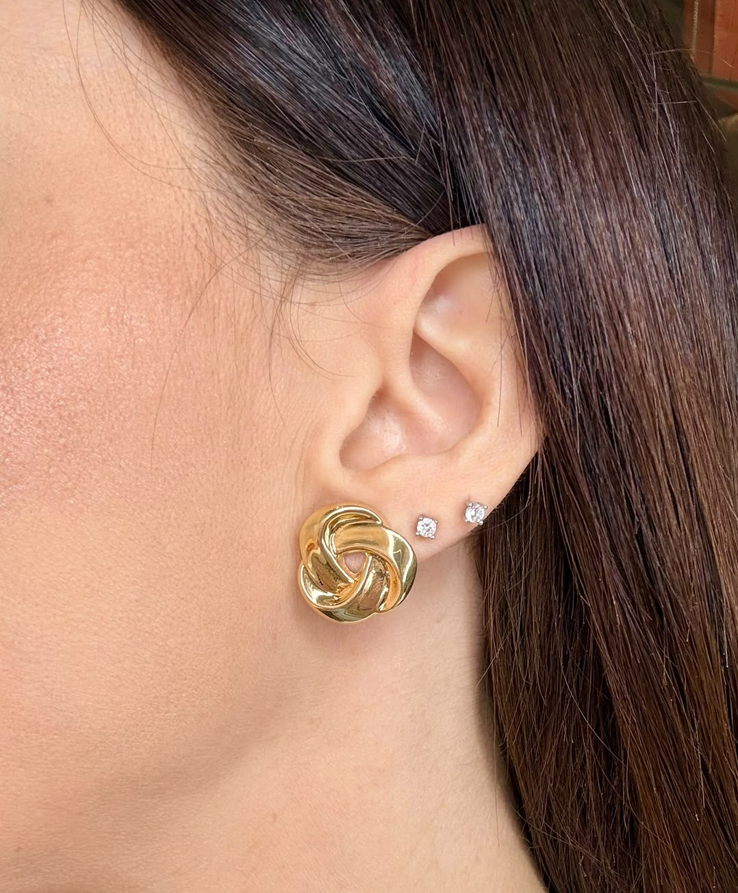 ORECCHINI A NODO BOMBATO IN ORO GIALLO 18 KT (750)