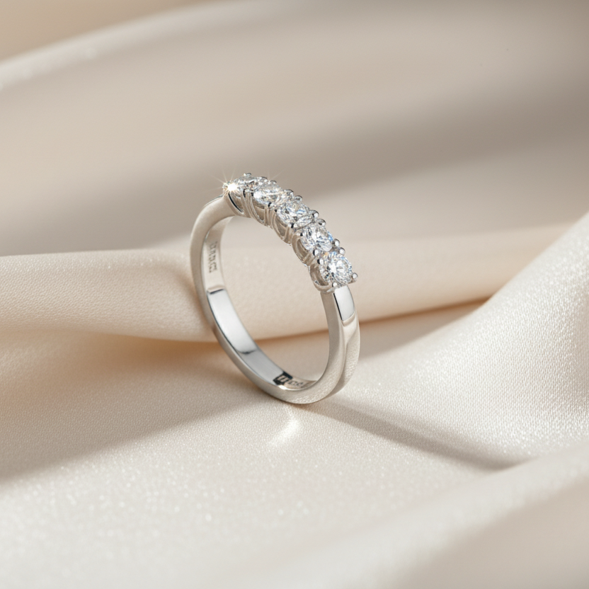 ANELLO VERETTA IN ORO BIANCO 18 CARATI E DIAMANTI