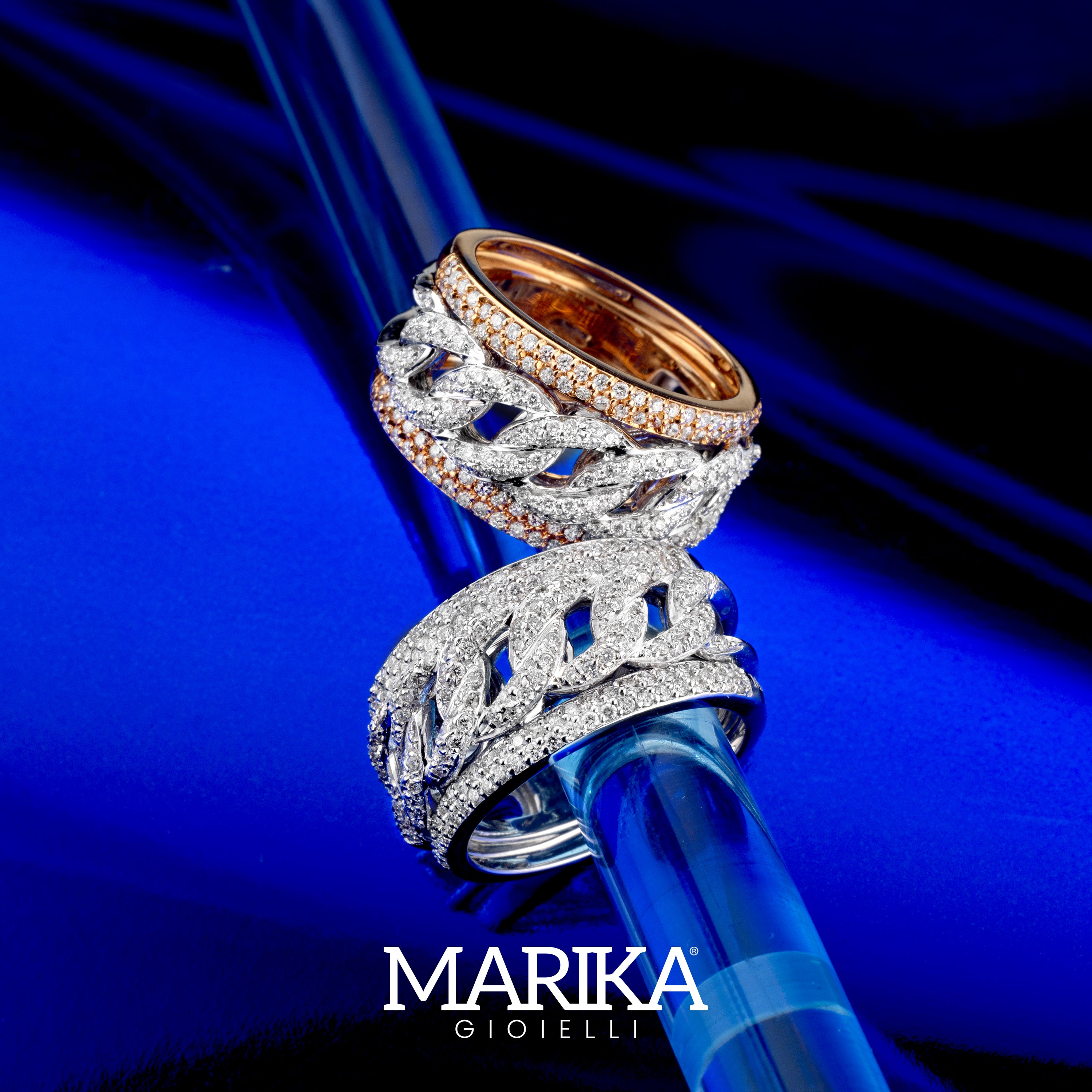 ANELLO FASCIA CON GROUMETTE IN ORO BIANCO 18KT E DIAMANTI