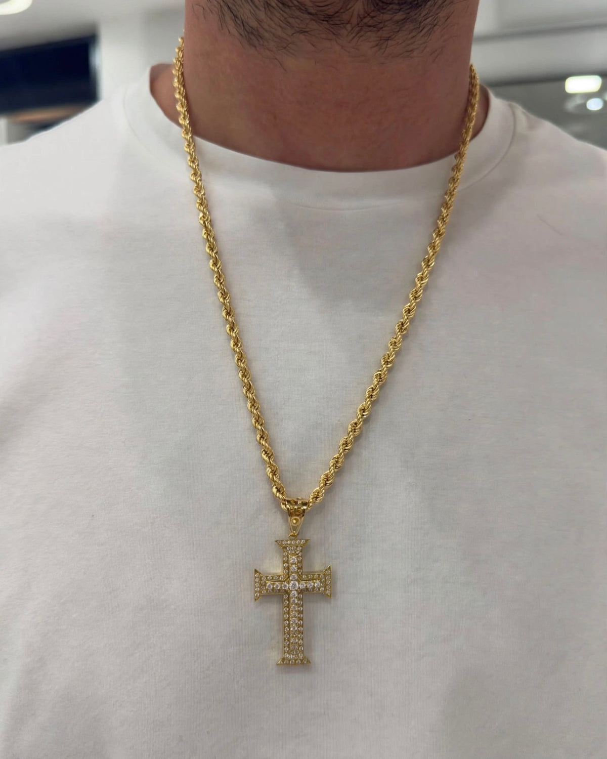 COLLANA CON CROCE IN ORO GIALLO 18 KT (750) CON ZIRCONI BIANCHI