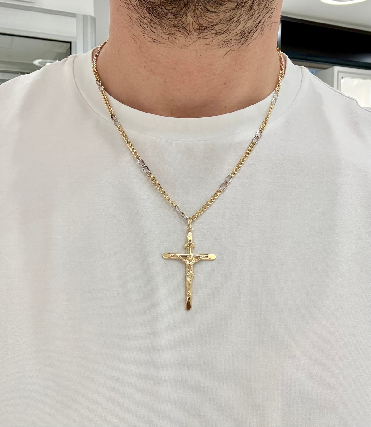 COLLANA CON CROCIFISSO IN ORO GIALLO E BIANCO 18 KT (750)