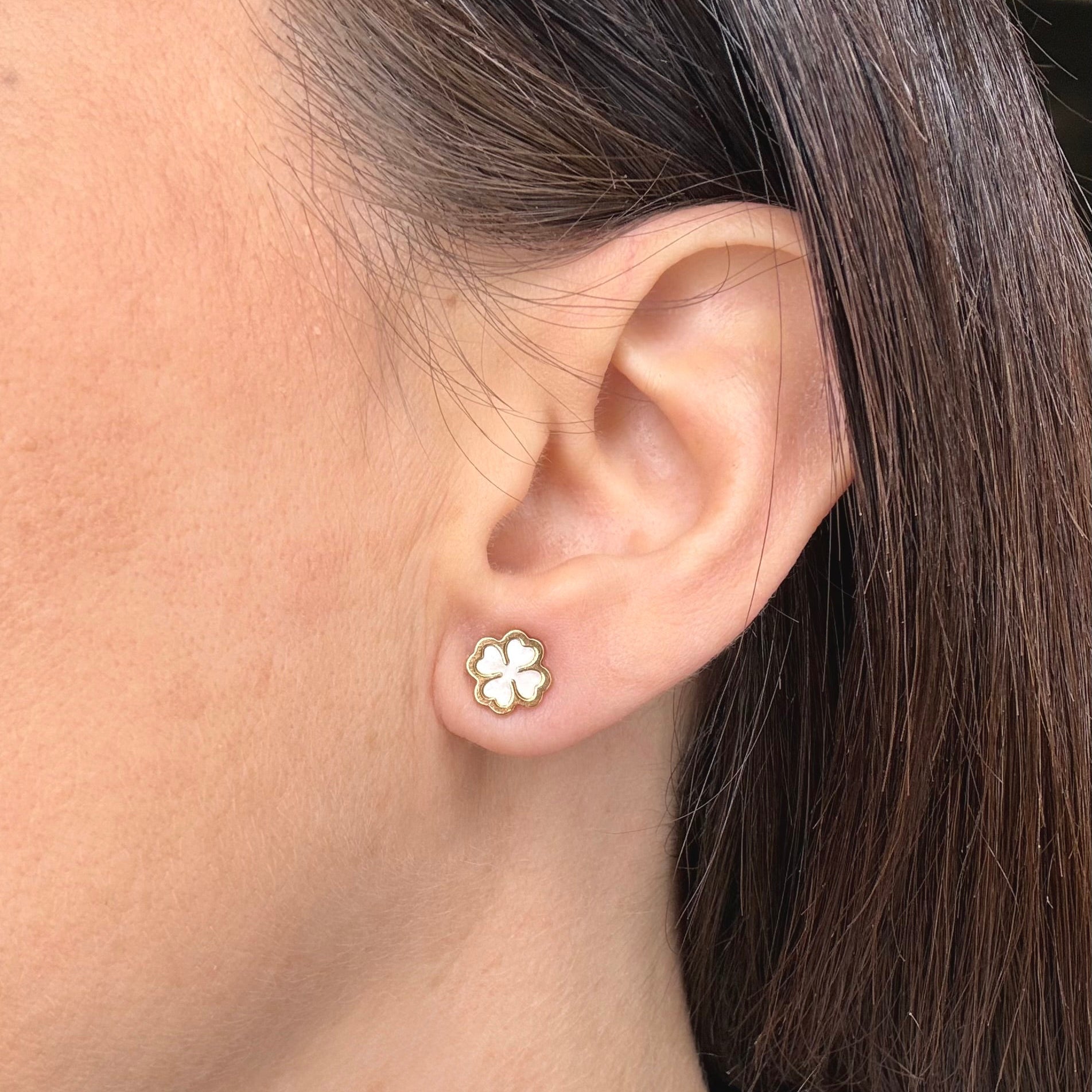 ORECCHINI QUADRIFOGLIO IN ARGENTO GOLD E MADREPERLA