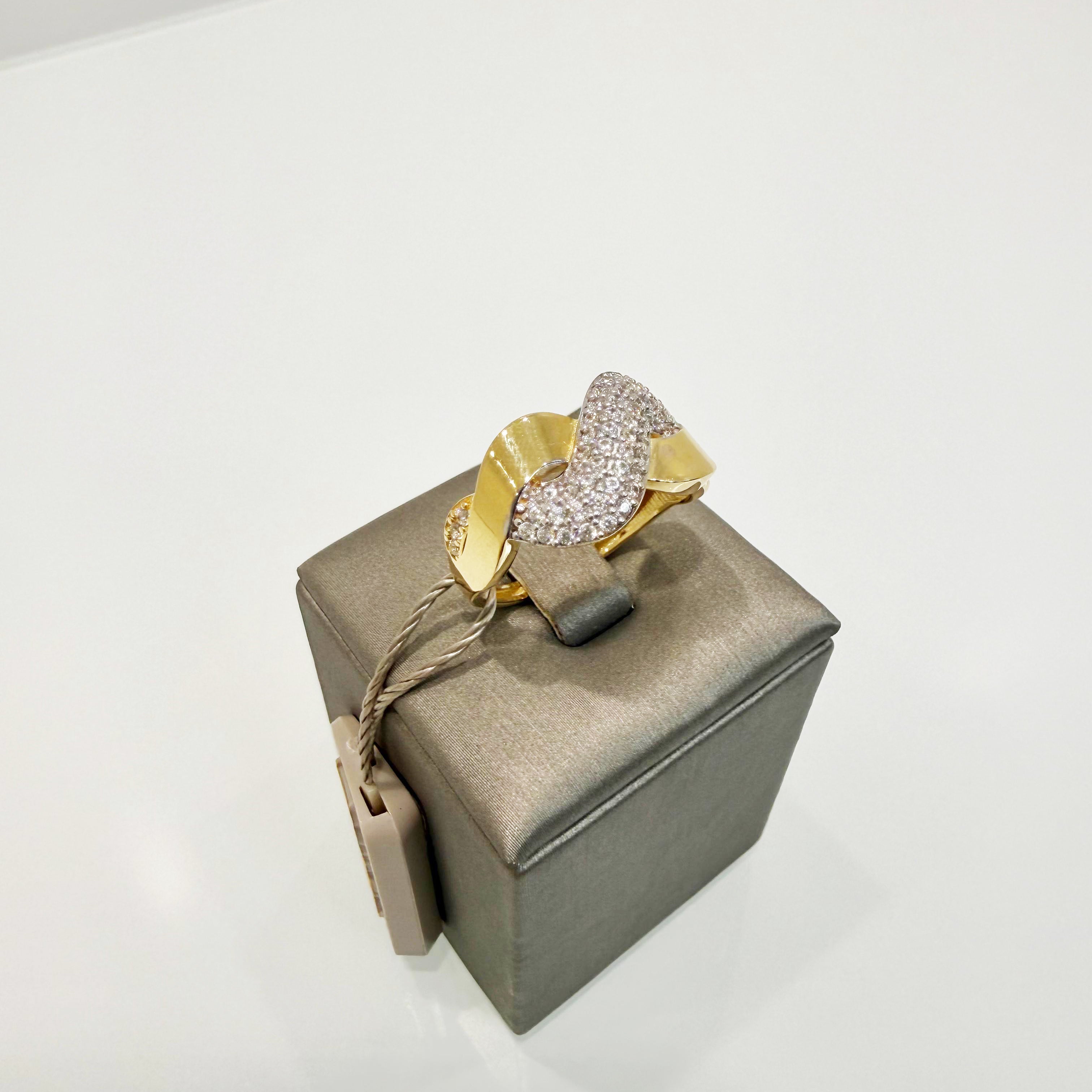 Anello fascia intrecciata in oro giallo 18KT (750) con pavé di zirconi bianchi - Made in Italy