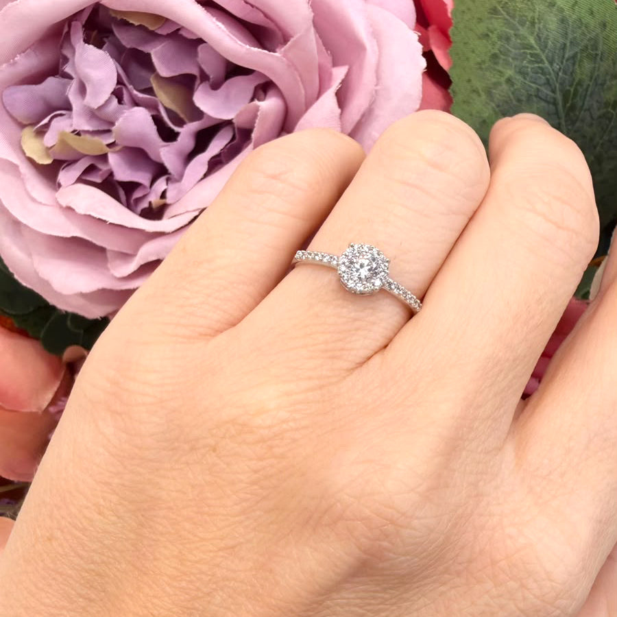 Anello Solitario Halo in Oro Bianco 18 KT con Zirconi