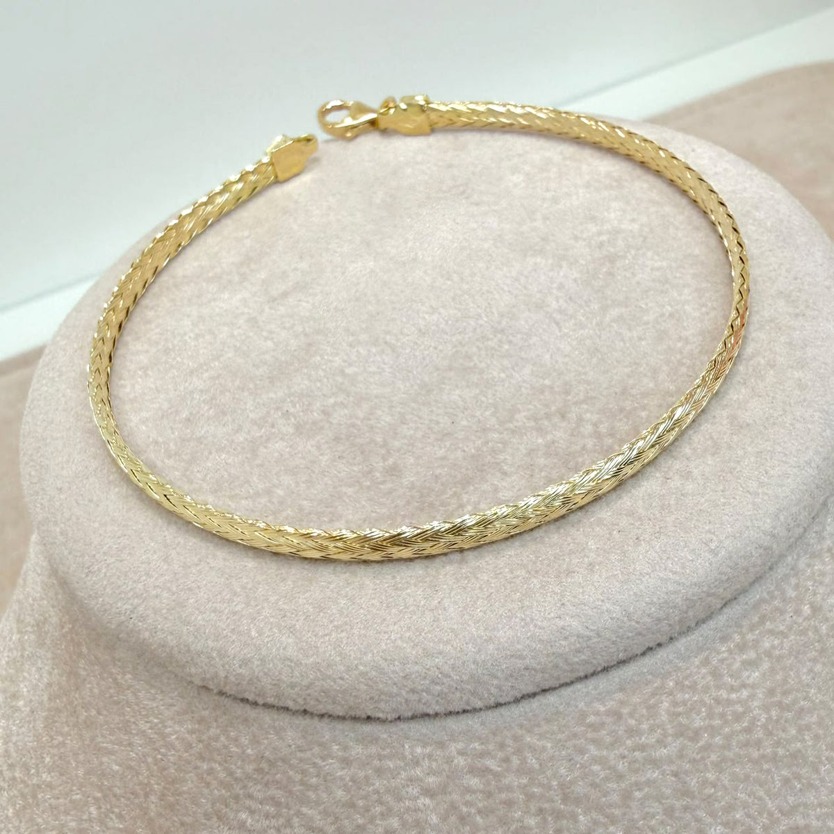 BRACCIALE SEMIRIGIDO IN ORO GIALLO 18 KT (750)