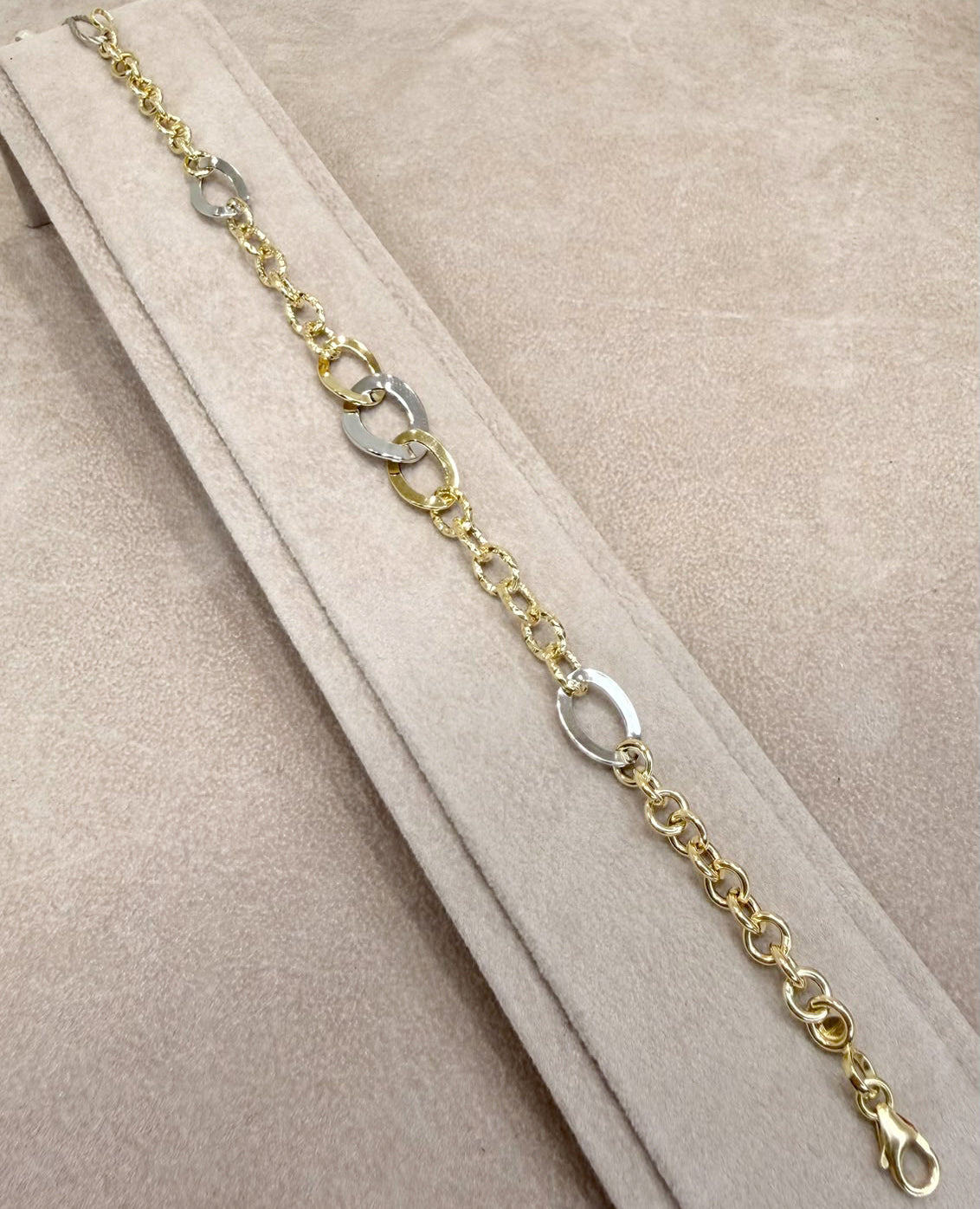 BRACCIALE IN ORO GIALLO E BIANCO 18 KT (750) CON MAGLIE OVALI