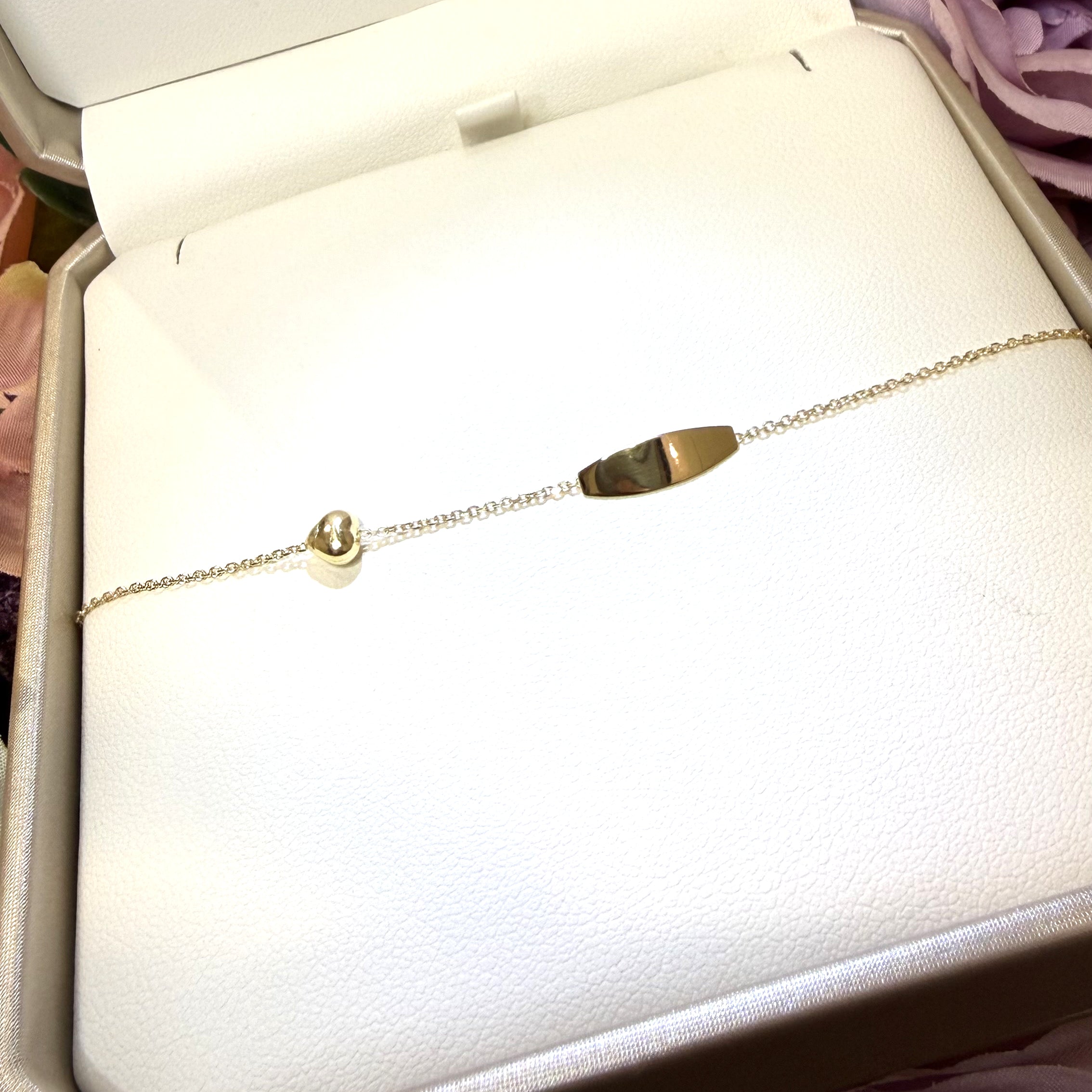 BRACCIALE BABY CON TARGHETTA E CUORICINO IN ORO GIALLO 18KT (750)