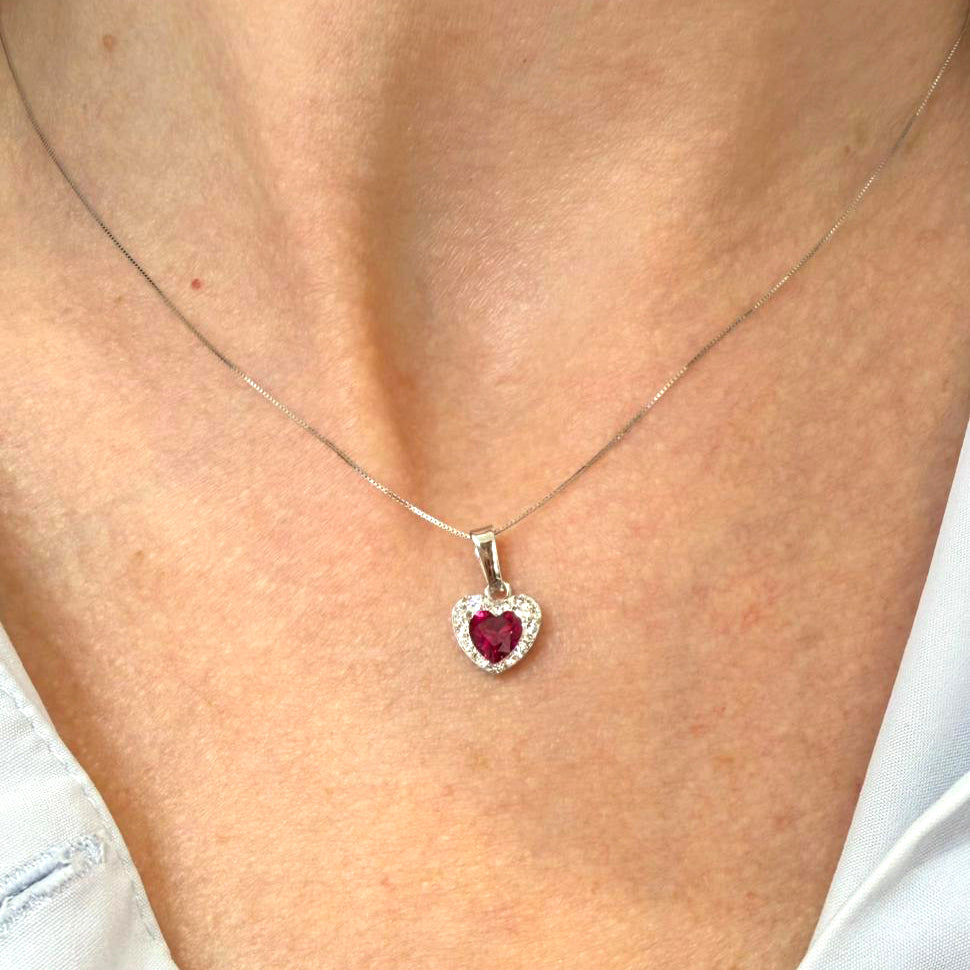 Ciondolo cuore da donna con pietra rossa e zirconi in oro bianco 18 Kt (750)