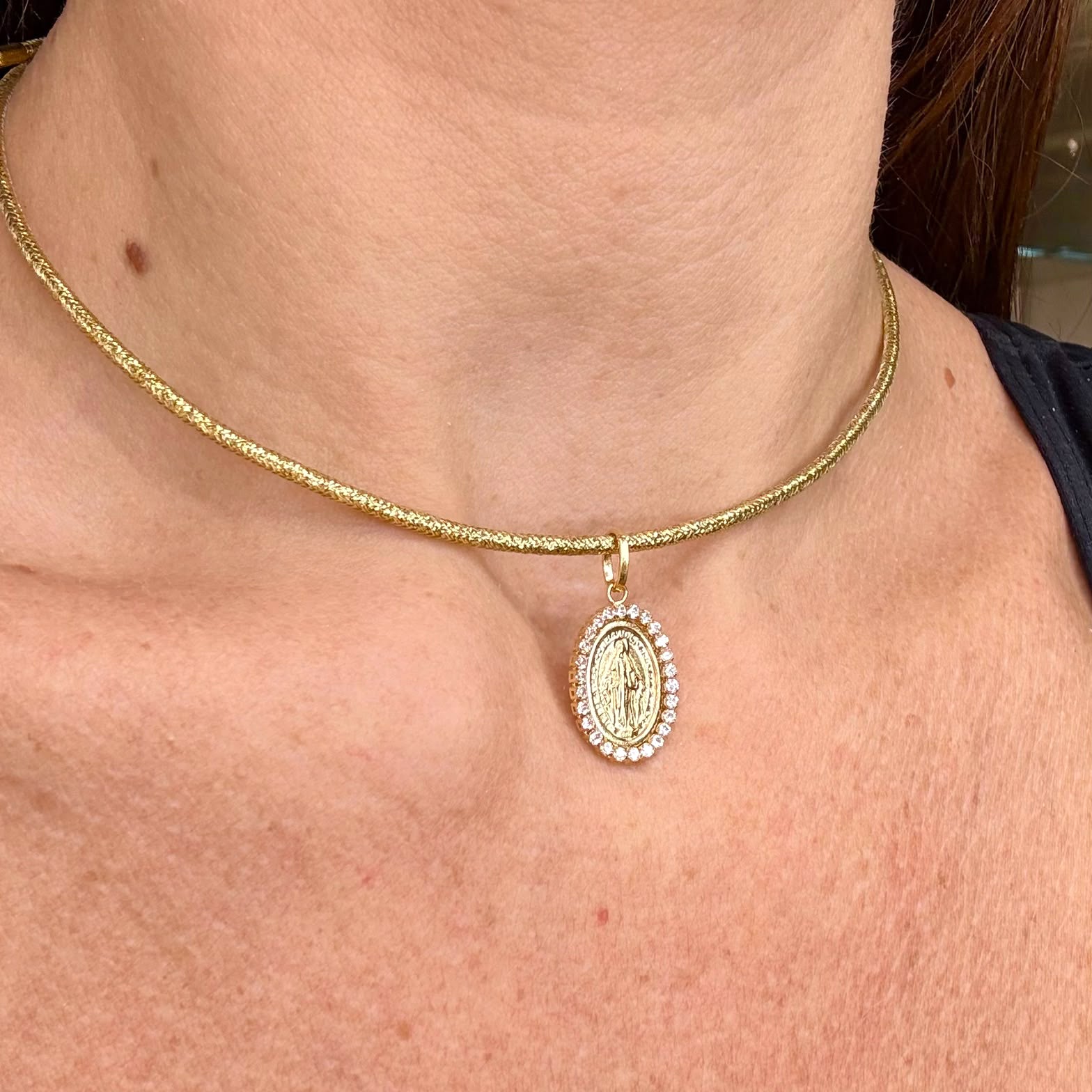 Medaglia Miracolosa in Oro Giallo 18 KT con Zirconi
