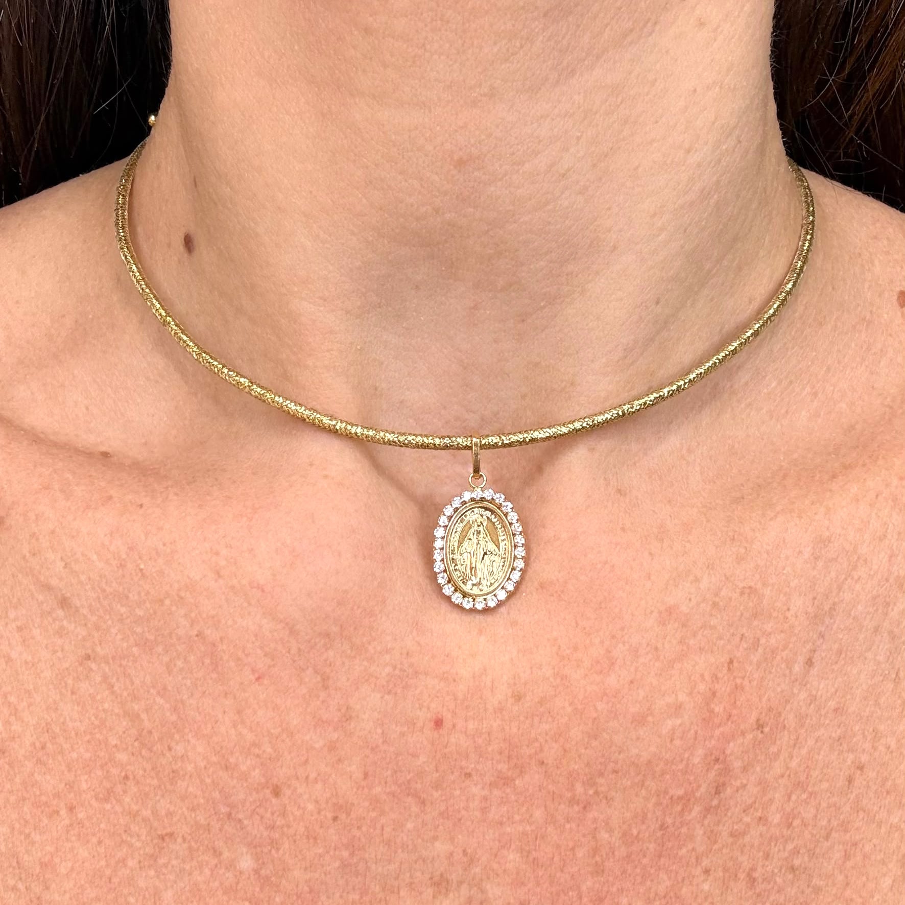 Medaglia Miracolosa in Oro Giallo 18 KT con Zirconi