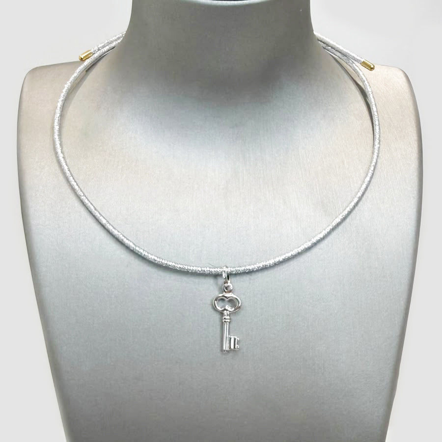 Ciondolo Chiave Portafortuna in Oro Bianco 18 KT