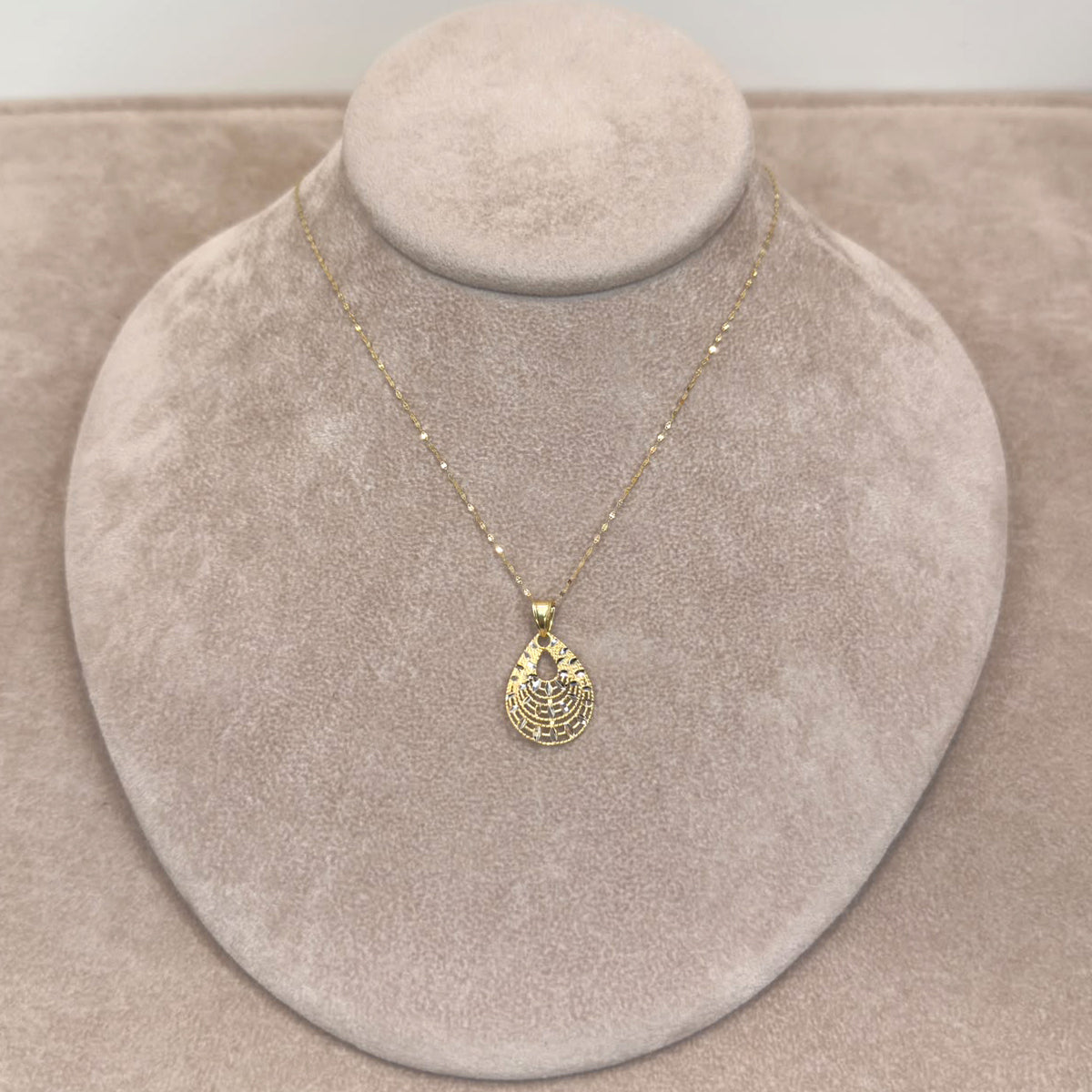 COLLANA CON PENDENTE GOCCIA BICOLORE IN ORO GIALLO E BIANCO 18 KT (750)
