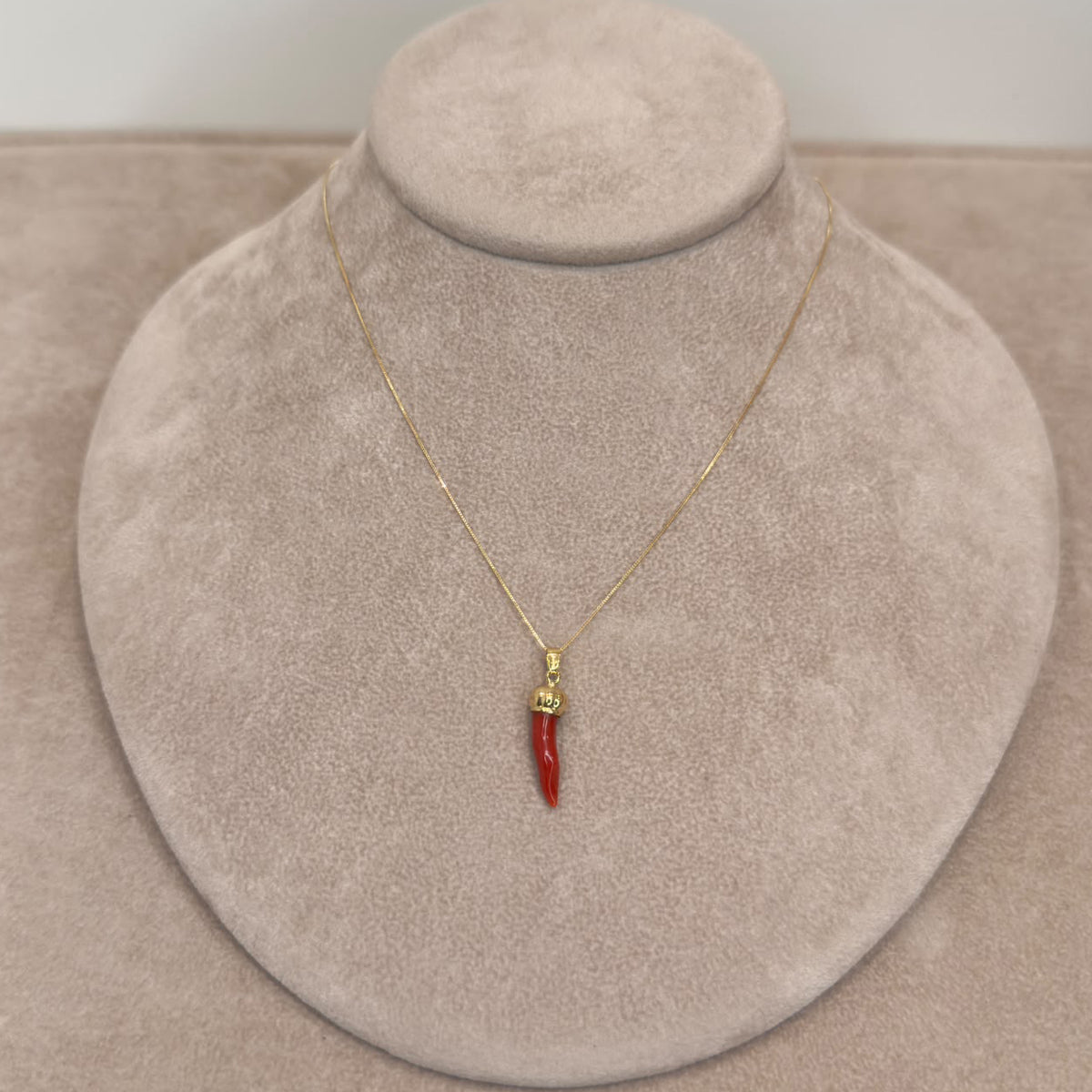 COLLANA CON CORNETTO ROSSO IN ORO GIALLO 18 KT (750)