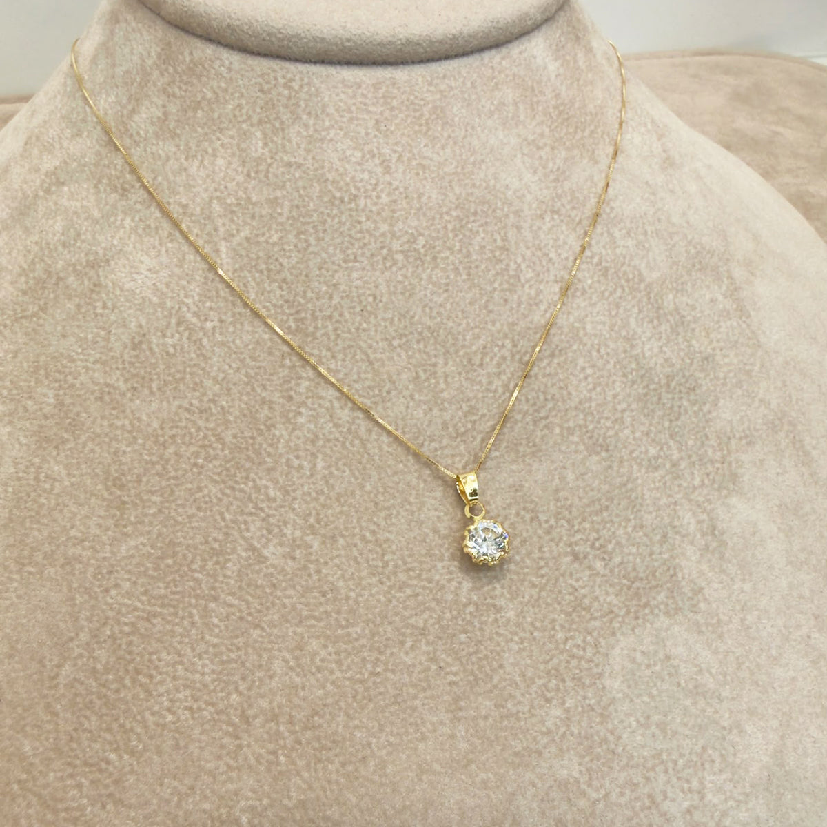 COLLANA IN ORO GIALLO 18 KT (750) CON PENDENTE PUNTO LUCE E ZIRCONI