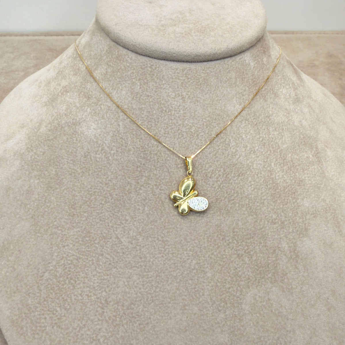COLLANA IN ORO GIALLO 18 KT (750) CON FARFALLA BICOLORE E ZIRCONI