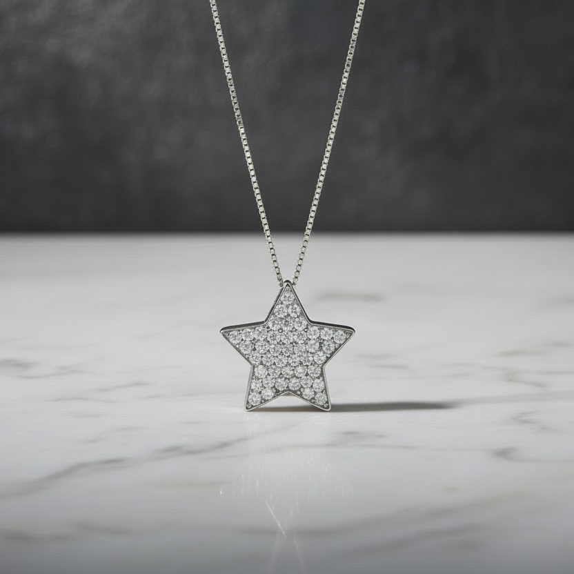 COLLANA CON STELLA IN ORO BIANCO 18 CARATI E DIAMANTI