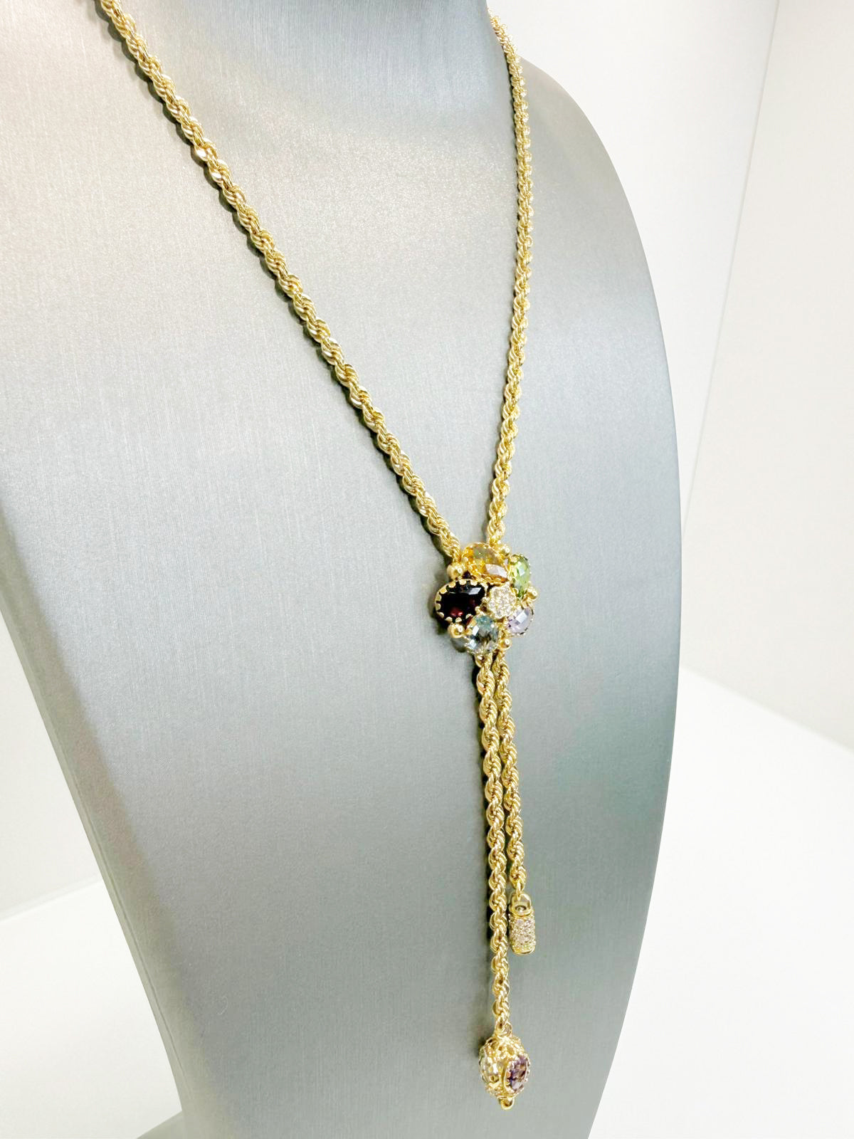 Collana in oro giallo 18KT (750) con pendente multifilo e pietre colorate